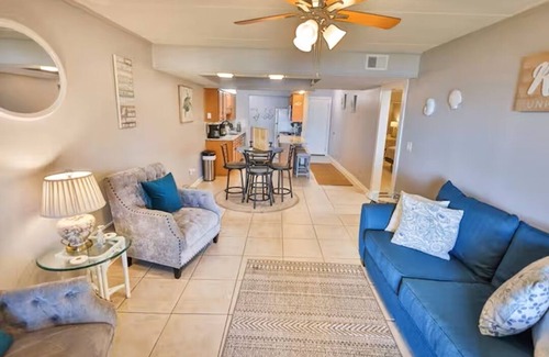 Mary Esther Condo | Dockside Escape – Poolside Coastal Stay for 4