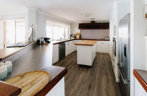 Dudley Park House | Dockside on Mandurah Canals