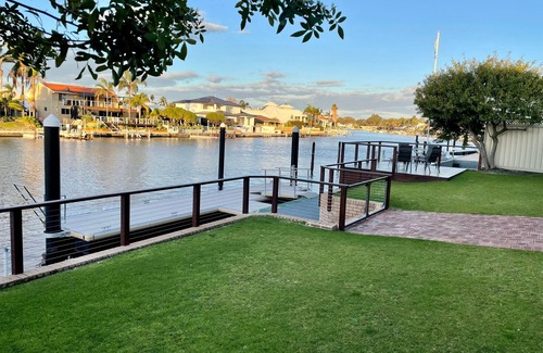 Dudley Park House | Dockside on Mandurah Canals