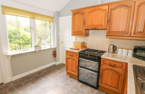 Ingleton Cottage | DOE FOOT COTTAGE, with a garden in Ingleton