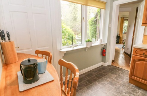 Ingleton Cottage | DOE FOOT COTTAGE, with a garden in Ingleton