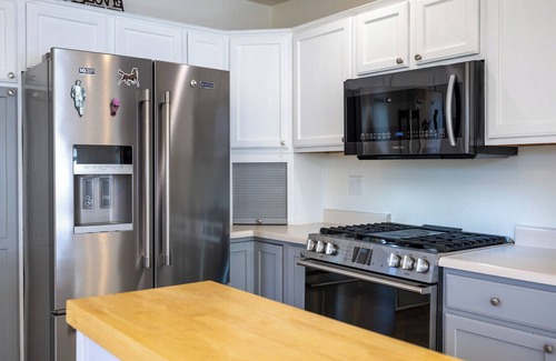 Casper House | Dog and Fly Fishing Friendly 2-bedroom House in Downtown Casper