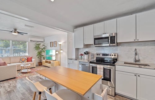 Park East House | Dog & Family Friendly, Walk to Downtown & Payne Park, Close to Beaches