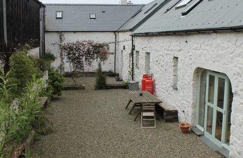 St Brides Cottage | dog friendly 3 bedroom cosy farm cottage