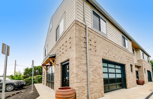 Garibaldi Apartment | Dog-friendly, brand new home with pool table, AC & washer/dryer - near beach