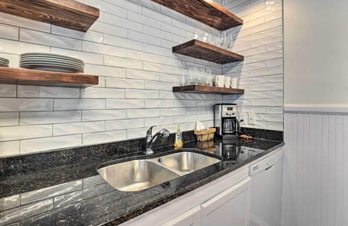 Forest Park House | Dog-Friendly Bungalow: 1 Block to Avondale Dining!