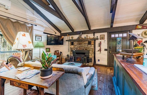 Fairview House | Dog-Friendly Cabin with Decks and Mountain Views!