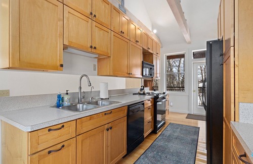Red Lodge House | Dog friendly, Fireplace & Wi-Fi Mountain Treetop