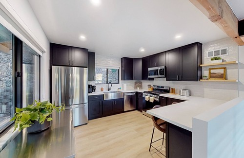 Blue Jay House | Dog-friendly home with beautiful views, large deck, smart TVs & lake access