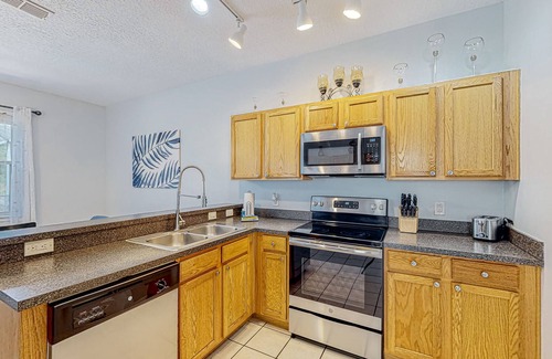 Sandy Ridge House | Dog-friendly home in a quiet area near Disney with private heated pool, pool spa
