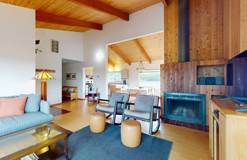 Sea Ranch House | Dog-friendly home with ocean & golf views