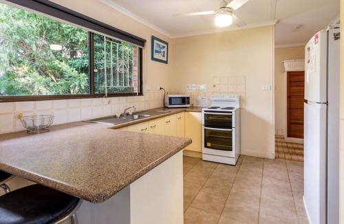 Bongaree House | Dog Friendly Home with Room for a Boat