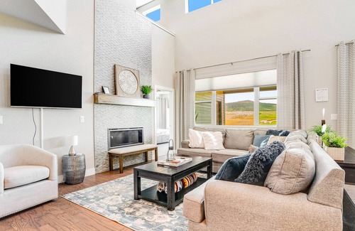 Grand Elk Ranch House | Dog-friendly Home with Fireplace & Deck - Near Skiing, Golf, & National Parks