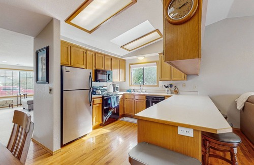 Pacific House | Dog-friendly home with large private yard & bbq - close to beach & hiking