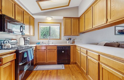 Pacific House | Dog-friendly home with large private yard & bbq - close to beach & hiking