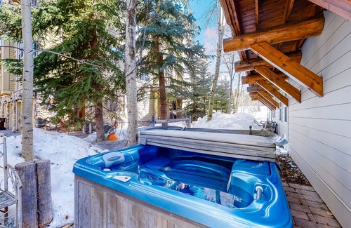 Ketchum House | Dog-friendly townhome w/private hot tub & changing area w/boot warmers
