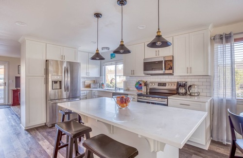 Nehalem House | Dog Friendly, Updated Home with Hot Tub in Quiet Area Near Nehalem Bay and Manza