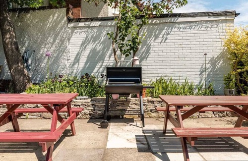 Boscombe House | Dog Friendly, Woodland Beach House, Bournemouth