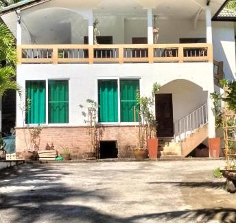 Thong Krut House | Doing 90 in a 55