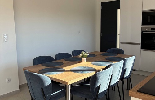 Beaucaire House | Dolce Vita Elegant and comfortable new villa with heated pool for 12 people