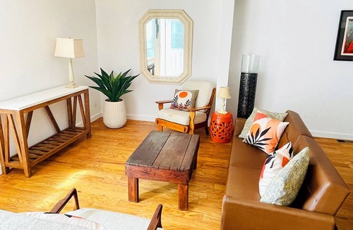 Aztec House | Dolly, Aztec's Adorned Abode - Downtown 3-bedroom with WiFi, privacy & charm