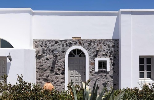 Megalochori Villa | Dolphin Estate 1868