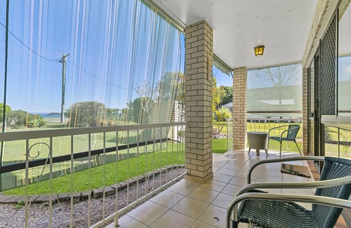 Bongaree House | Dolphin View on South Esplanade