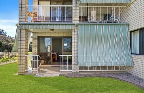 Bongaree House | Dolphin View on South Esplanade