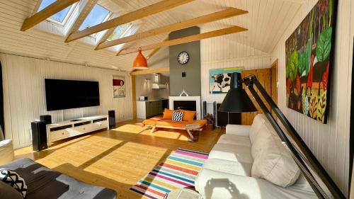 Nowe Rybie Villa | Dom w Starym Sadzie z basenem i sauną - Beskid Wyspowy