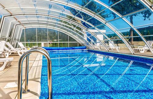 Chlapowo Resort | Dom Wczasowy Rudnik z basenem, sauną i banią