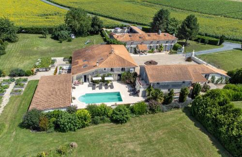 Sud Charente House | Domaine Chez Les Rois