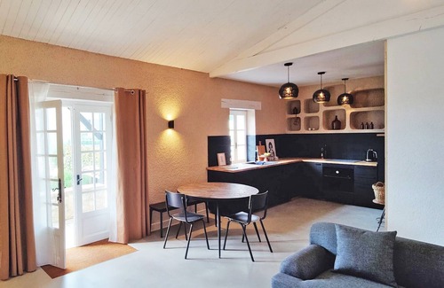 Montcuq-en-Quercy-Blanc Apartment | Domaine Lapèze, hilltop house in the Lot with stunning views, walk to Montcuq.n