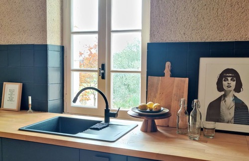 Montcuq-en-Quercy-Blanc Apartment | Domaine Lapèze, hilltop house in the Lot with stunning views, walk to Montcuq.n