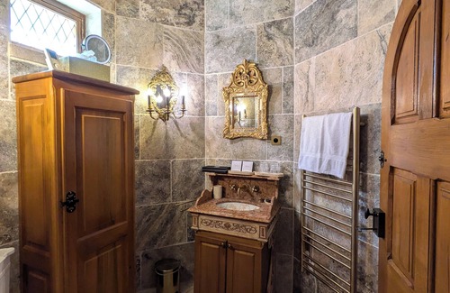 Le Puy-Sainte-Reparade Bed & Breakfast | Domaine Jourdan