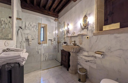 Le Puy-Sainte-Reparade Bed & Breakfast | Domaine Jourdan