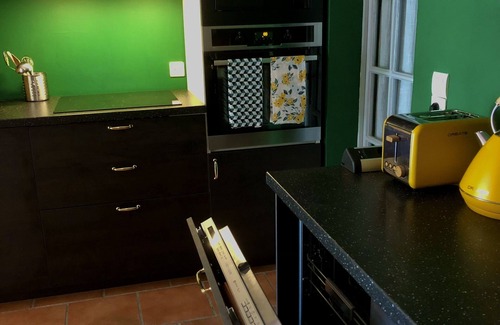 Roussillon House | Domaine plan des Devens: 4* T3 Roussillon gîte with shared pool