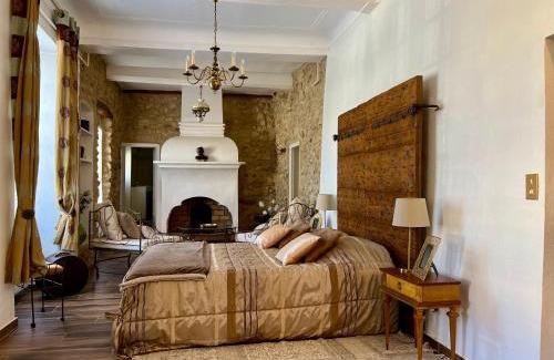 Le Puy-Sainte-Reparade House | Domaine Régine