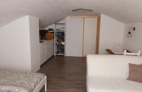 Trebon Apartment | Domeček