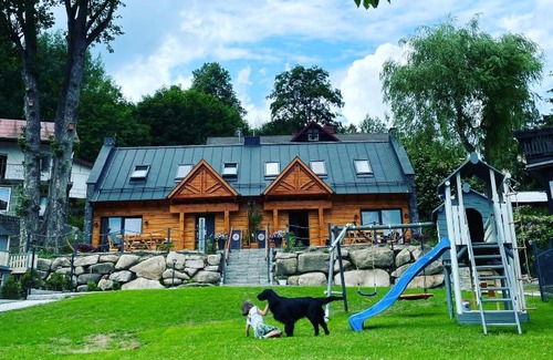 Szklarska Poreba Apartment | DOMEK SUDECKI ZAKĄTEK - 2 APARTAMENTY 7- os Z GORĄCĄ BALIĄ ZEWNĘTRZNĄ