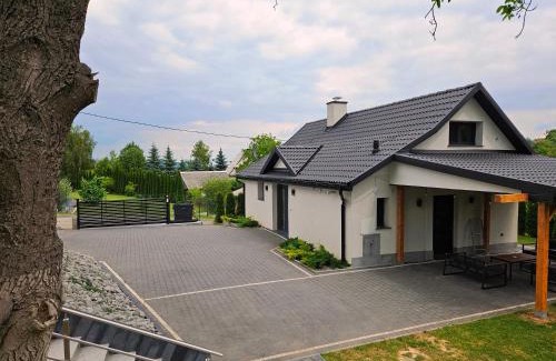 Czchow Villa | Domek z jacuzzi Cztery Pory Roku