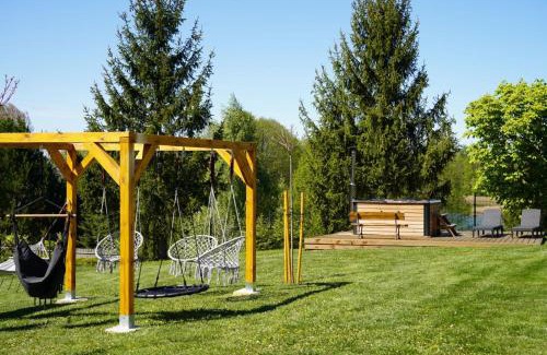Sejny House | Domek z kominkiem nad jeziorem z jacuzzi ogrodowym