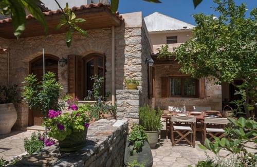 Kastelli House | Dominiki's Cretan Stone House