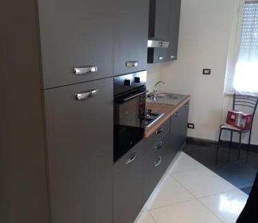 Castelnuovo Magra Apartment | DOMUS LuNi Cinque Terre, wifi ,aria condizionata