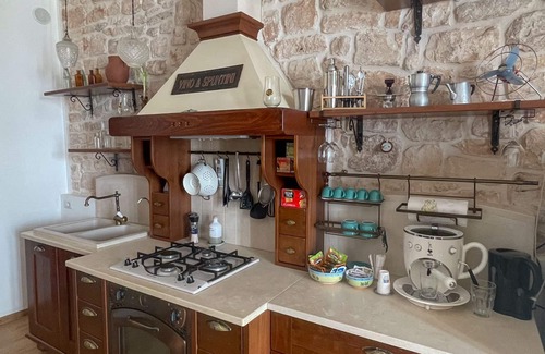 Conversano House | DonMattè, Romantic Suite with Terrace in the ancient village.