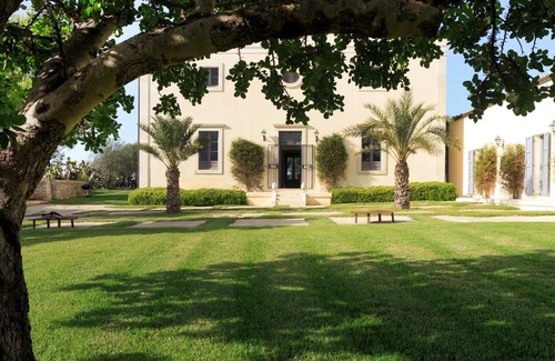 Noto Villa | Donnafucale - Five Bedroom Villa, Sleeps 10