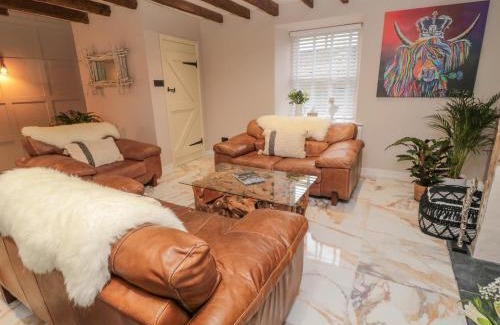 Beadnell House | Donni Hall Cottage