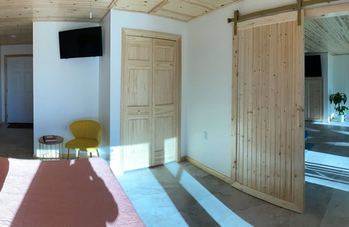Eagle Rock House | Doo Wop Inn Two