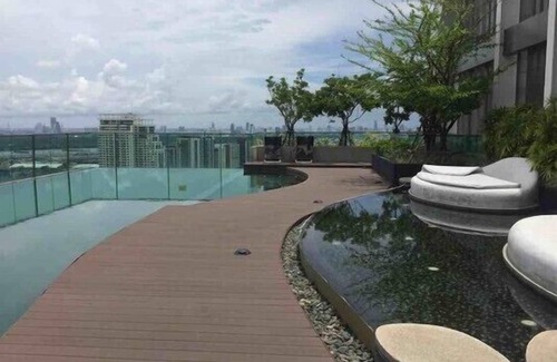 Sukhumvit Apartment | Doorstep BTS Sukhumvit Line + Wifi