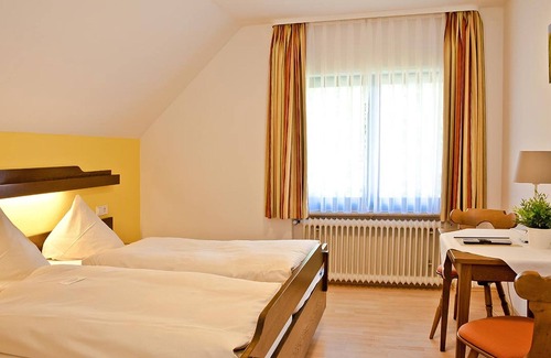 Hoechenschwand Apartment | Doppelzimmer mit Dusche und WC