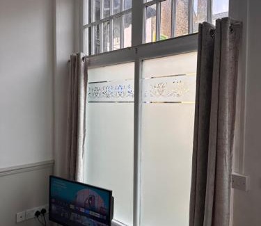 Dorchester Apartment | Dorchester Town Centre Entire Apartment